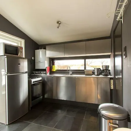 Apartment Garden House, Private With Wifi And Free Parking For 1 Car *